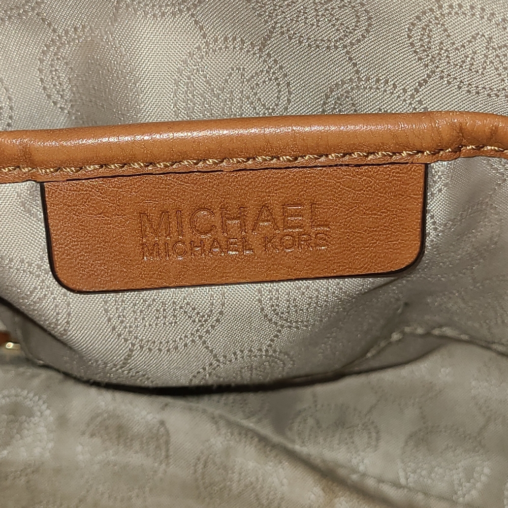 Michael Kors Trisha Brown Crossbody Bag 8" x11" x 3" GUC - Picture 11 of 13